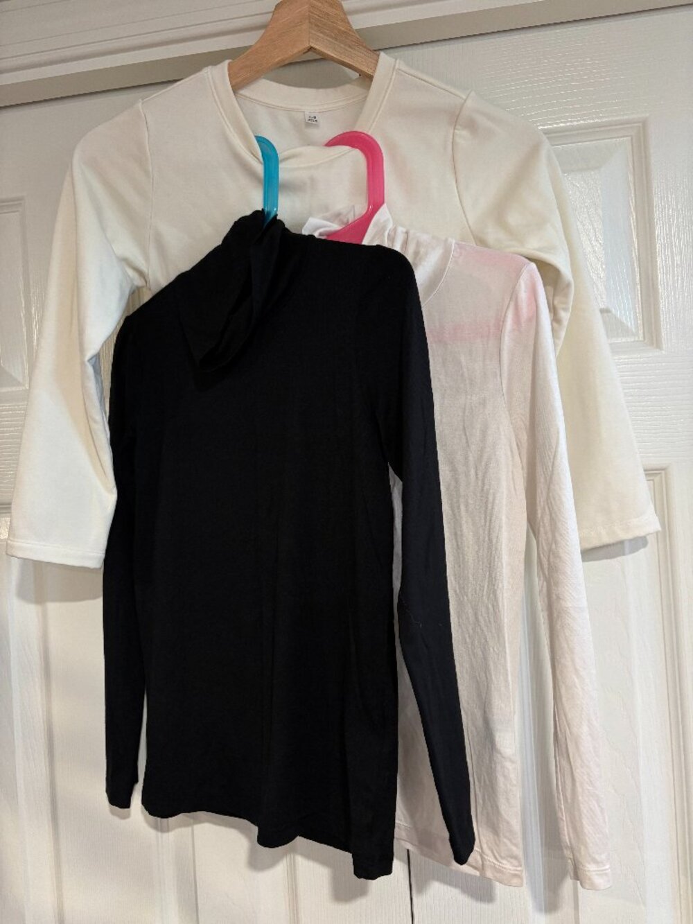 Uniqlo HeatTech Tops base layer set of 3 Kids 7-8